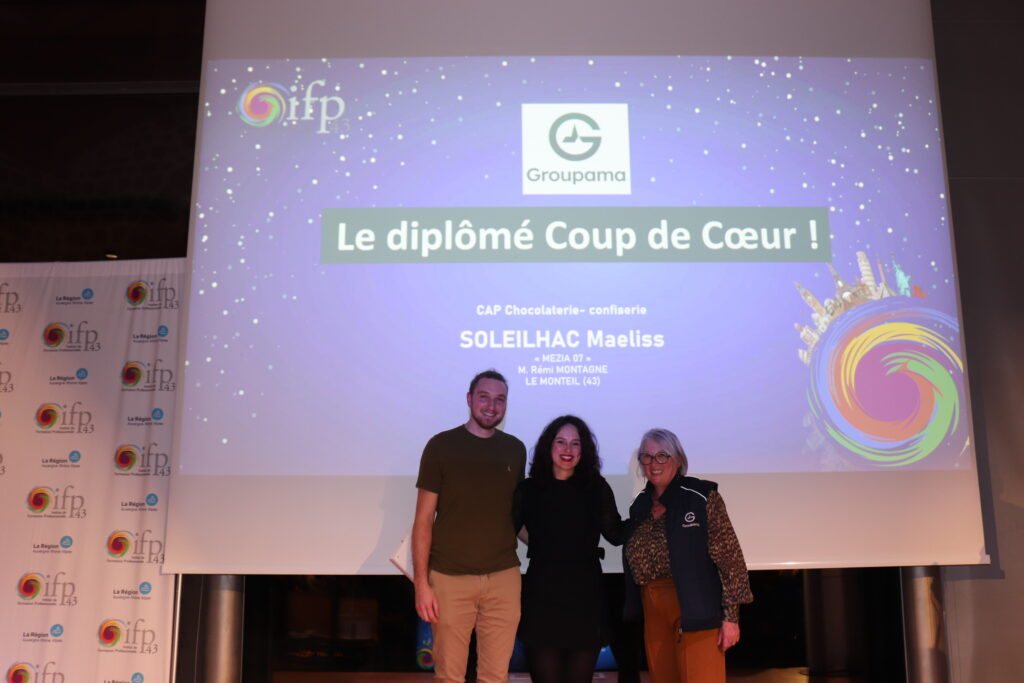 Cérémonie de remise des diplÎmes ifp43 novembre 2025. Prix spécial Groupama. Maeliss Soleilhac